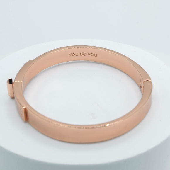 Stella & Dot Small Rose Gold Rebel Magnetic Hinged Bangle - Picture 4 of 4